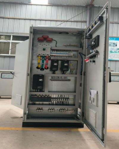 控制柜中变频器按直流电源性质的分类